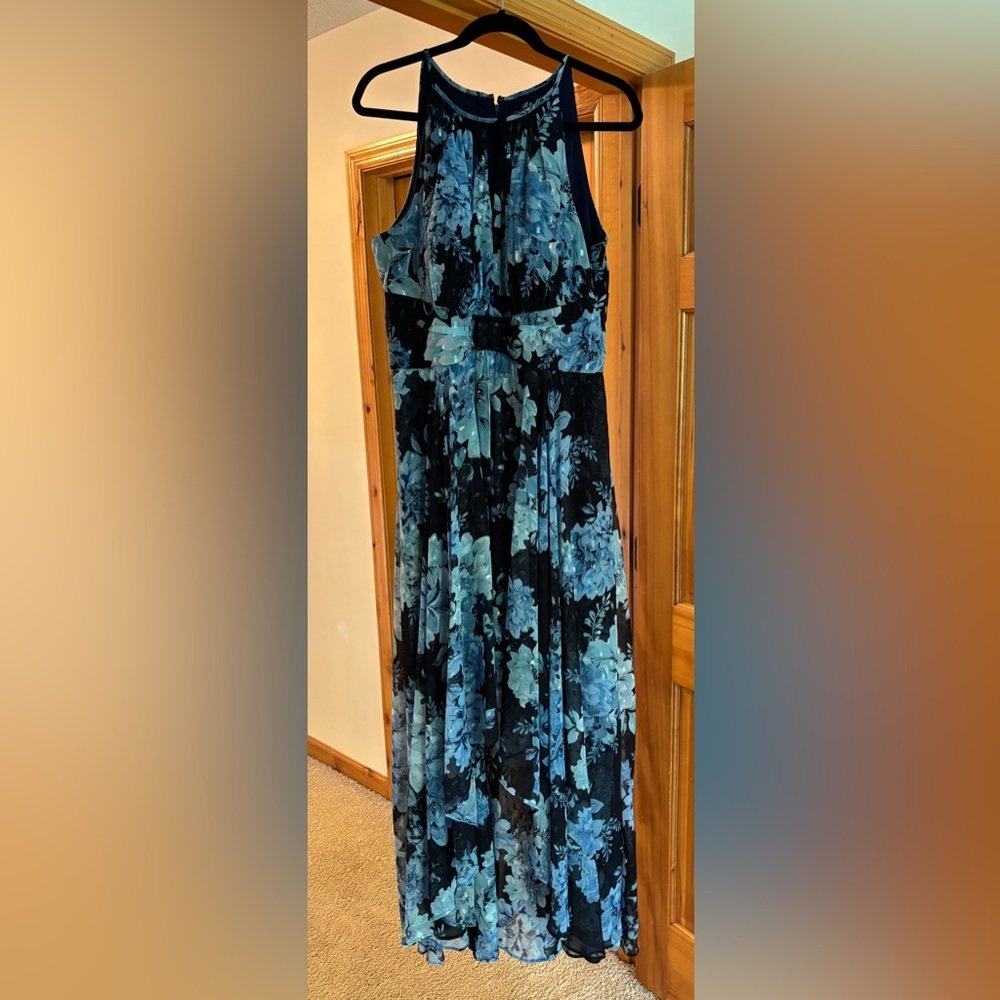 R & M Richards Blue Floral Maxi Dress - Picture 4 of 5